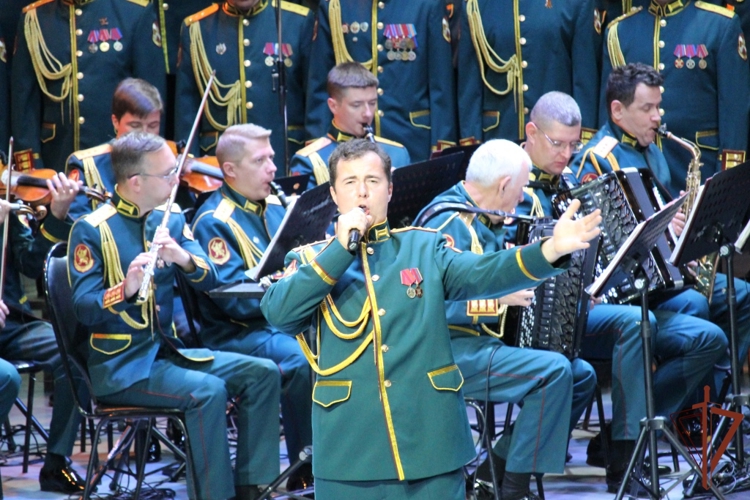В Чебоксарах с большим концертом выступил Академический ансамбль песни и пляски войск национальной гвардии Российской Федерации