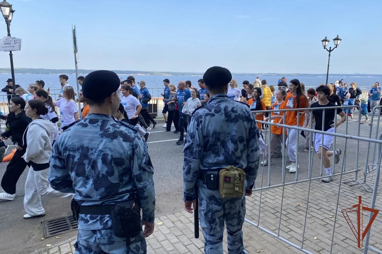 Росгвардейцы обеспечили безопасность участников и зрителей «Кросса нации» в Чувашии