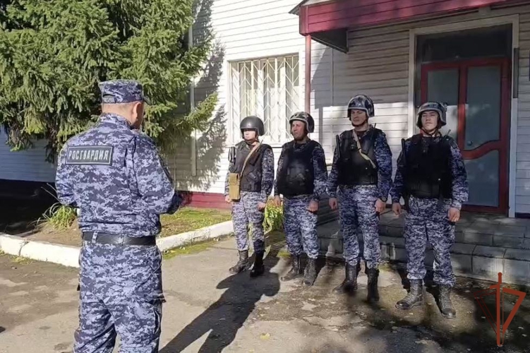 В Чувашии росгвардейцы проводят практические тренировки на объектах участковых избирательных комиссий