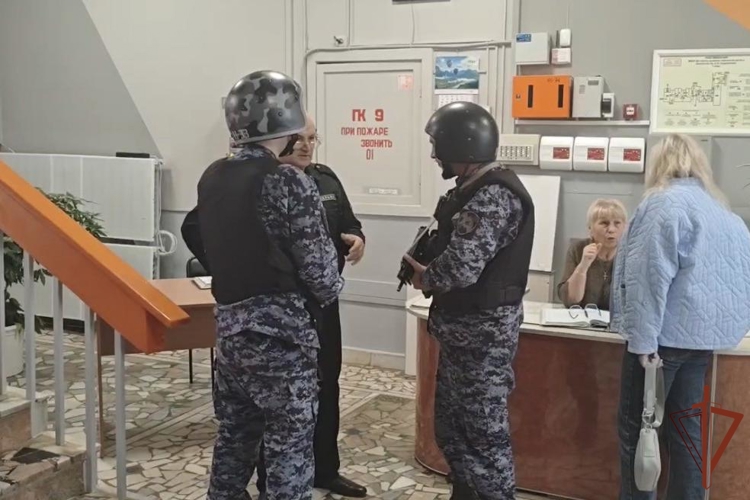 В Чувашии росгвардейцы проводят практические тренировки на объектах участковых избирательных комиссий