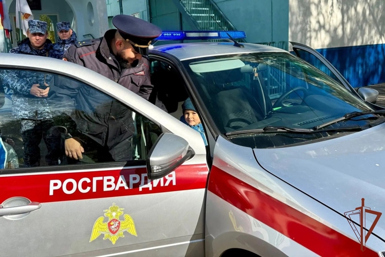 Сотрудник Росгвардии провёл урок безопасности для воспитанников чебоксарского детского сада