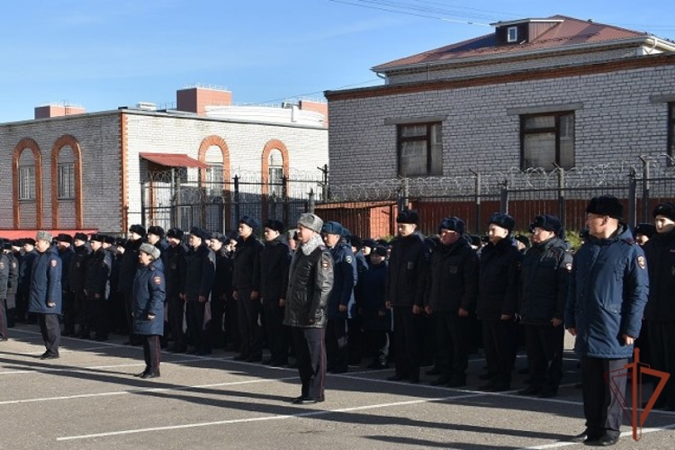 Военный оркестр Управления Росгвардии по Чувашской Республике обеспечил музыкальное сопровождение строевого смотра личного состава регионального МВД 