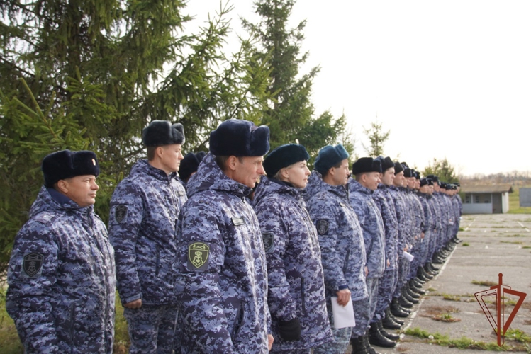 В Чувашии прошли соревнования по стрельбе, приуроченные ко Дню образования подразделений вневедомственной охраны