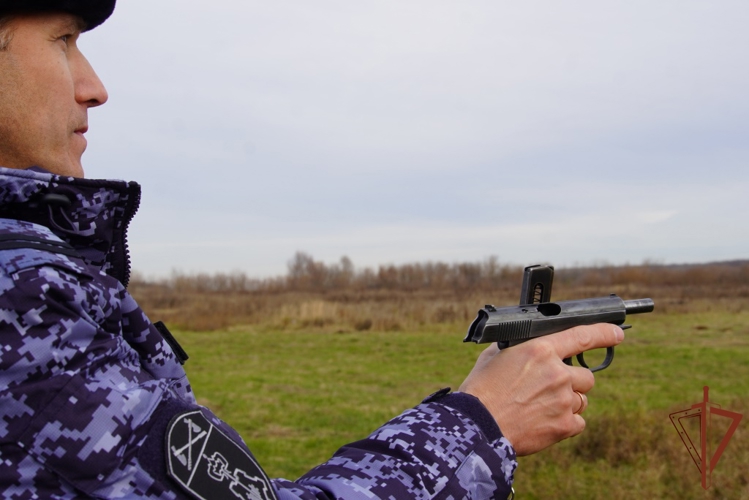 В Чувашии прошли соревнования по стрельбе, приуроченные ко Дню образования подразделений вневедомственной охраны