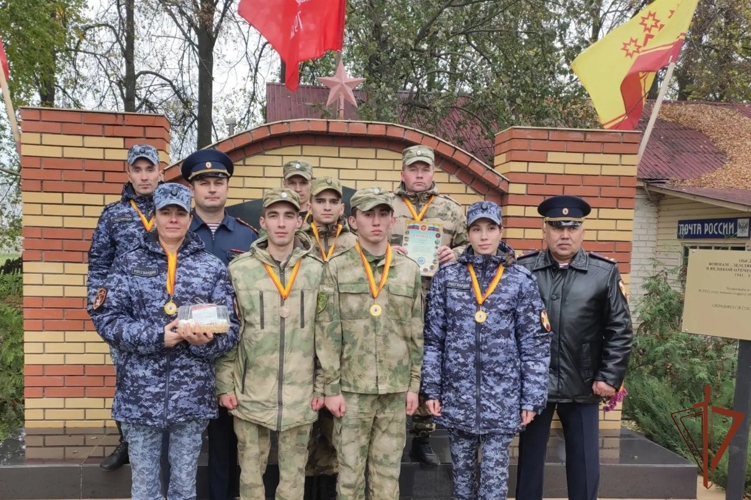 В Чувашии память военнослужащего Росгвардии почтили традиционной легкоатлетической эстафетой
