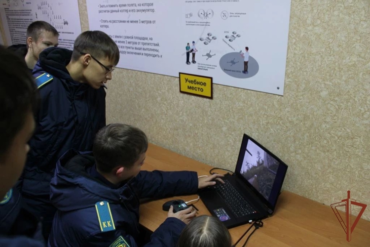 Кадеты из Чебоксар увидели, как живут и служат бойцы ОМОН «Сувар»